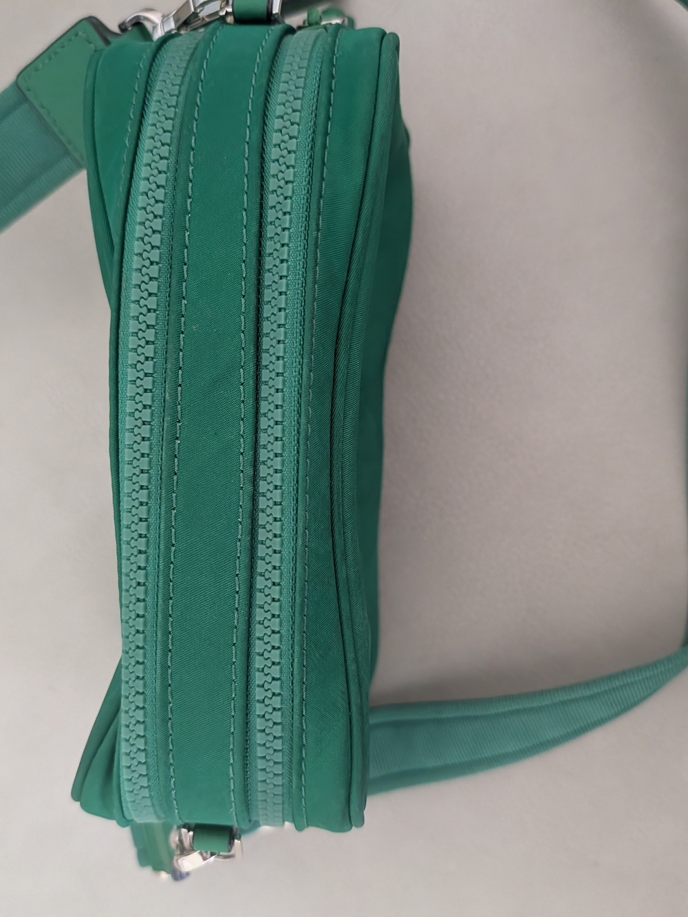 Kate Spade Green Nylon Crossbody Camera Bag - Picture 11 of 13